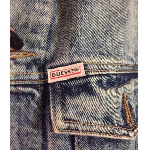 💕SOLD💕 Vintage 90s Guess Jean Jacket - Picture 4 of 7